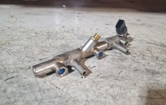 Audi A6 S6 C7 4G Fuel main line pipe 06E130089AF