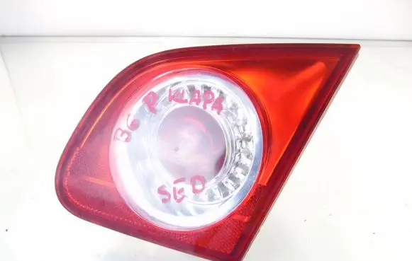 Volkswagen PASSAT B6 Tailgate rear/tail lights