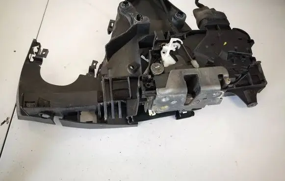 Volvo V50 Front door lock 30753658