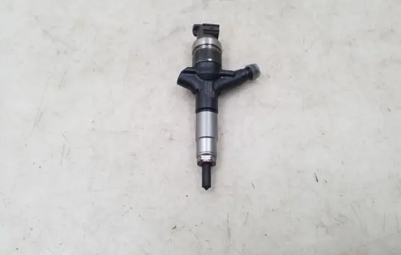 Subaru Outback Fuel injector 16613AA020