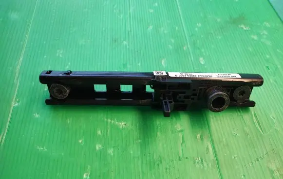 Opel Vivaro Seat belt height adjuster 878242668R 34139117 93868123