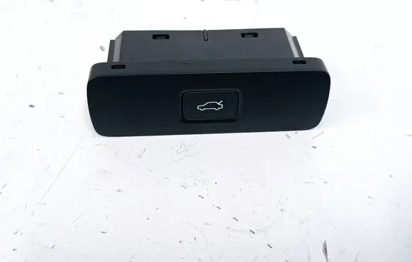 Volvo XC40 Tailgate/boot open switch button 32350330 23W326