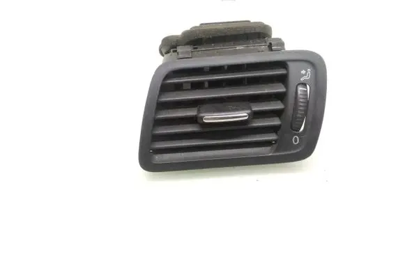 Volkswagen PASSAT B6 Dashboard side air vent grill/cover trim