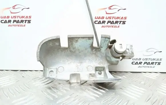 Volvo S40, V40 Front door lock (next to the handle) 