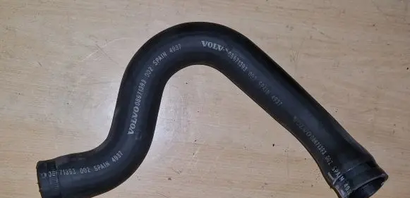 Volvo V70 Engine coolant pipe/hose 08671393