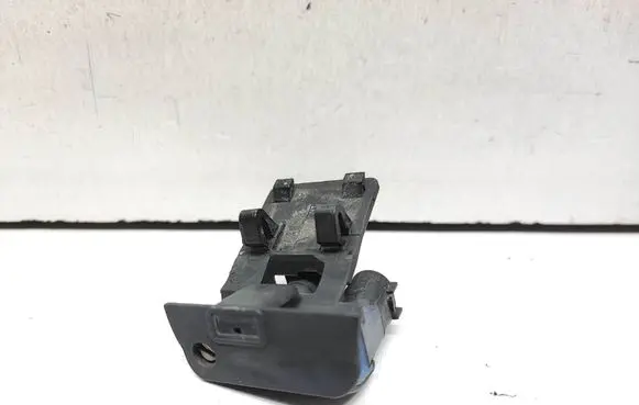 BMW X5 E70 Windshield washer spray nozzle 