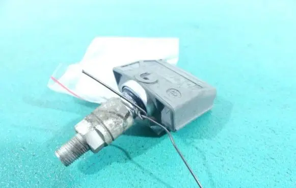 Tire pressure sensor