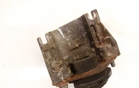 Renault Megane I Engine mount bracket 8200089697