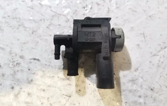 Volkswagen PASSAT B6 Vacuum valve 1J0906283C