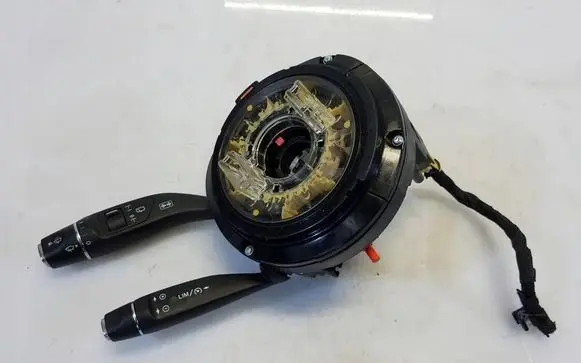 Wiper turn signal indicator stalk/switch