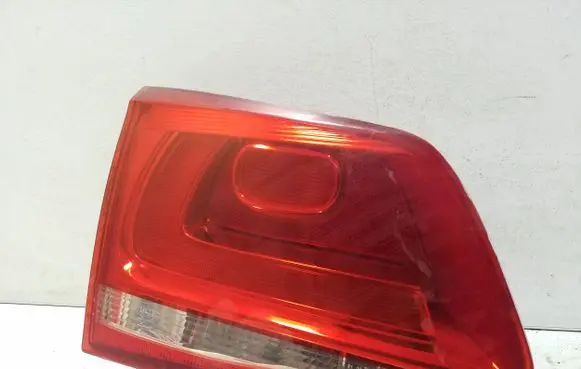 Volkswagen Touareg II Tailgate rear/tail lights 7P6945093C 89090273