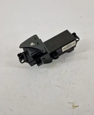 KIA Sportage Seat heating switch 933303W000WK