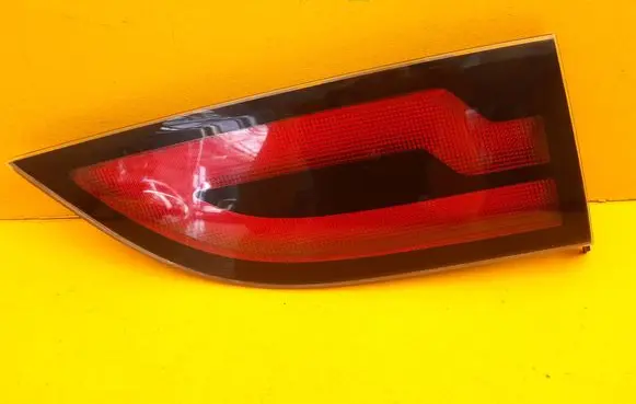 Chevrolet Volt I Tailgate rear/tail lights 20989184 F00HTG403300