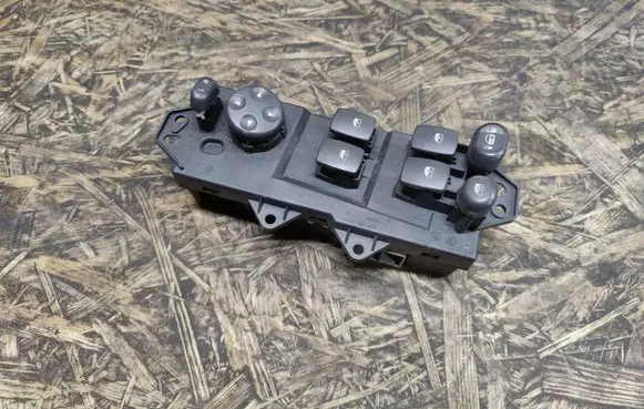 Chrysler Pacifica Electric window control switch 04685980AE 7741001