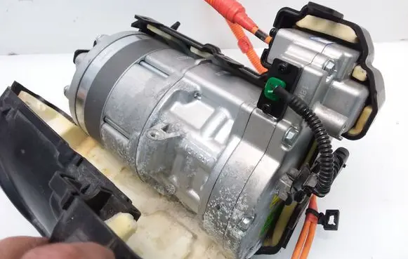 Tesla Model 3 Air conditioning (A/C) compressor (pump) 108819800L 1810060006 110215500C