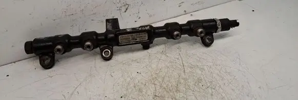 Ford Mondeo Mk III Fuel injector supply line/pipe 