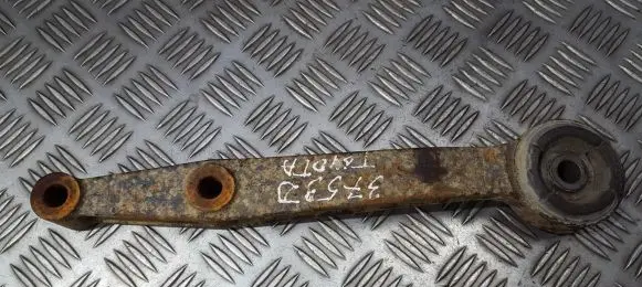 Toyota Hilux (AN10, AN20, AN30) Engine mount bracket
