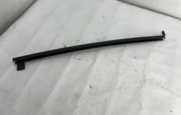 Land Rover Range Rover P38A Rear door window/glass frame