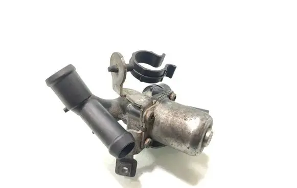 Mercedes-Benz C W204 Water pump A6512000231