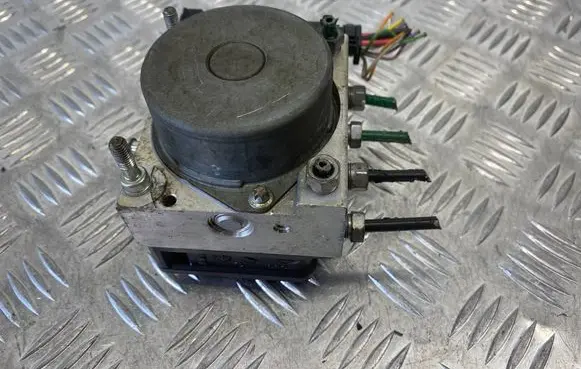 Renault Clio II ABS Pump 8200747140 0265232077 85B02AAY1
