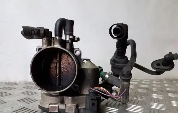 Audi A4 S4 B5 8D Throttle valve 078133062B 0280750030