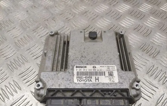 Toyota Yaris Engine control unit/module 896610D450