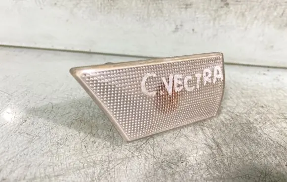 Front fender indicator light