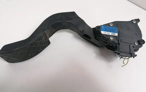 Audi A6 S6 C5 4B Accelerator throttle pedal 8D1723523N
