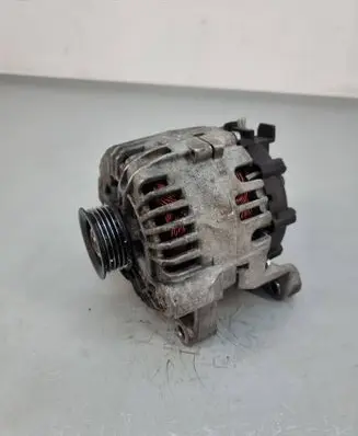 Toyota Avensis T270 Generator/alternator Lra04139 7748201995