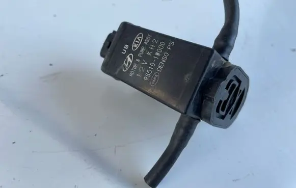 KIA Sportage Windscreen/windshield washer pump 985101W000