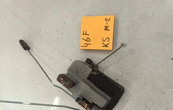 Peugeot 206 Front door lock 