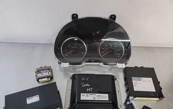 Subaru XV I Engine ECU kit and lock set 22611AU260