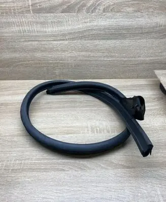 Citroen Xsara Front door rubber seal 9023AN