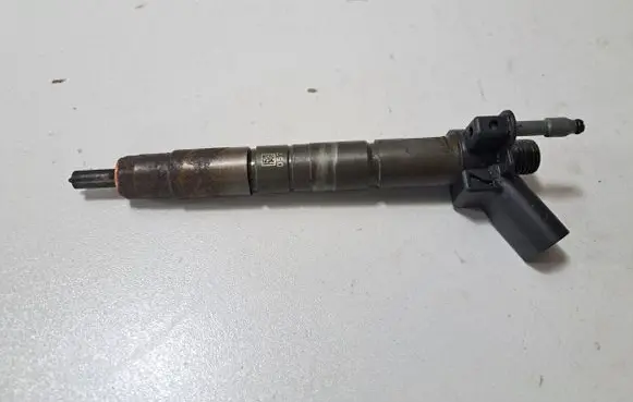 BMW X5 F15 Fuel injector 7823461 7823462