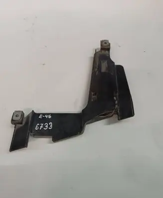 BMW 3 E46 Headlight/headlamp mounting bracket 6733