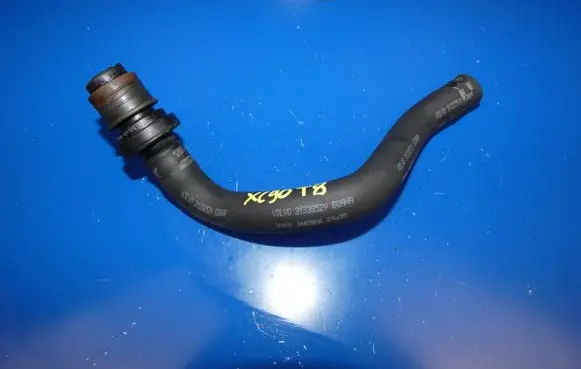 Volvo XC90 Engine coolant pipe/hose 31338529