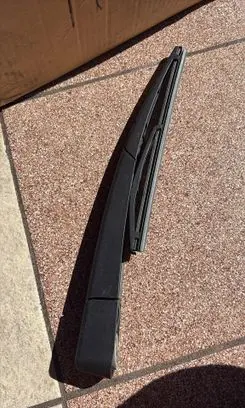 Peugeot 308 Windshield/front glass wiper blade 1610785080