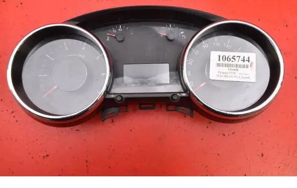 Peugeot 5008 Speedometer (instrument cluster) 9666174880