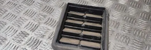 Rear air vent grill