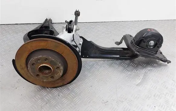 Volvo XC40 Stub axle 32246251