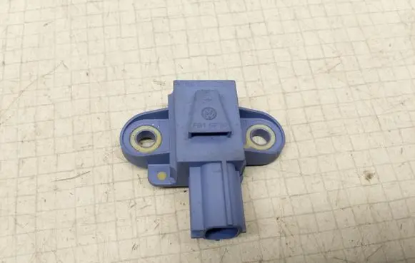 Volkswagen Golf V Airbag deployment crash/impact sensor 1K0955557A
