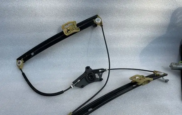Audi A4 S4 B9 Front window lifting mechanism without motor 8W0837461 13112017