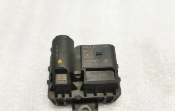 Mercedes-Benz C W204 Glow plug pre-heat relay A6511530279