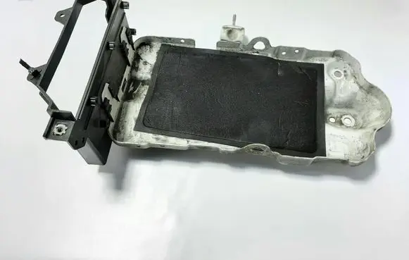 Opel Antara Battery box tray 95169837