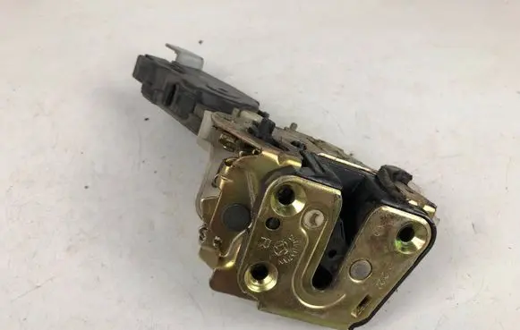 Subaru Outback Rear door lock 61035AE000 61035AE001