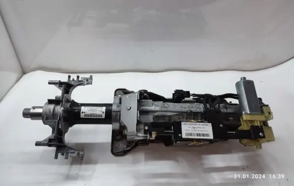 BMW X5 E70 Steering wheel axle 831401091515