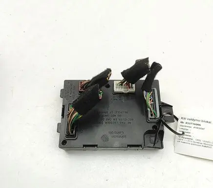 Opel Vivaro Central body control module 284B13254R 22721618
