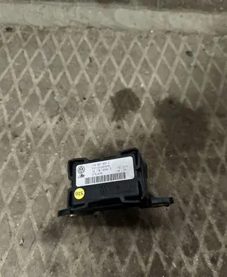 Audi A3 S3 8P ESP acceleration yaw rate sensor 1K0907655D 10170103643