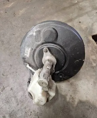 Volkswagen Touran I Brake booster 1T1614105G