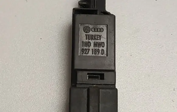 Volkswagen Touran I Brake pedal sensor switch 1H0927189D
